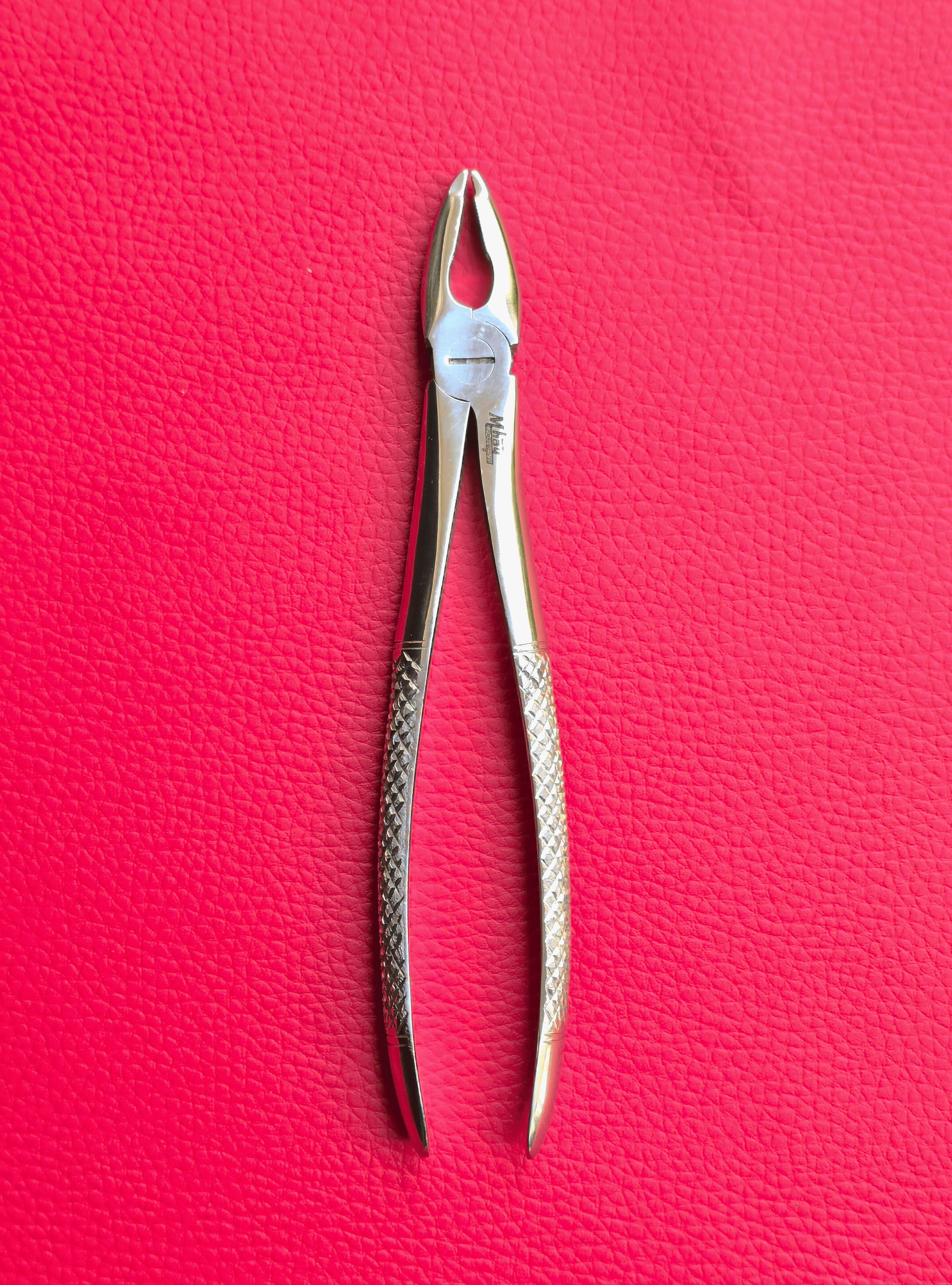 Curved Small Forceps 7″