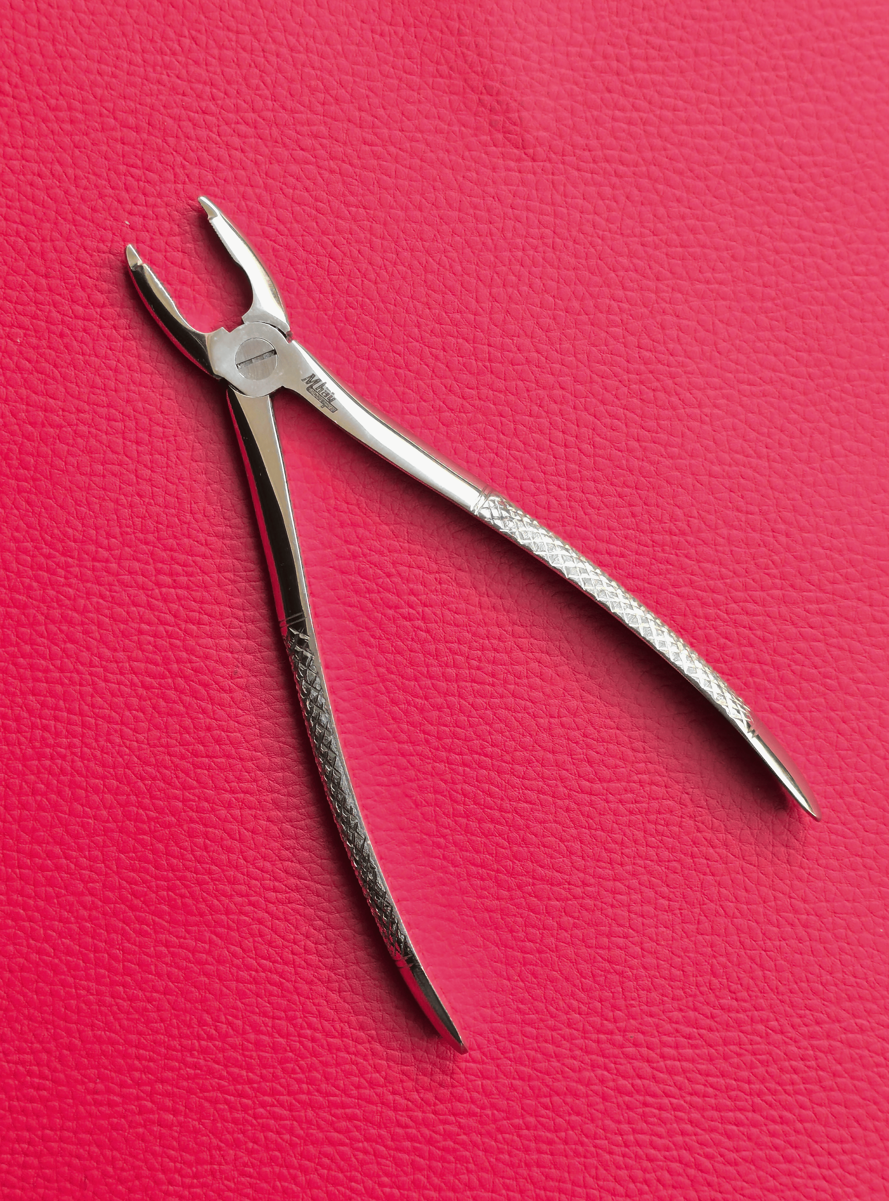 Curved Small Forceps 7″