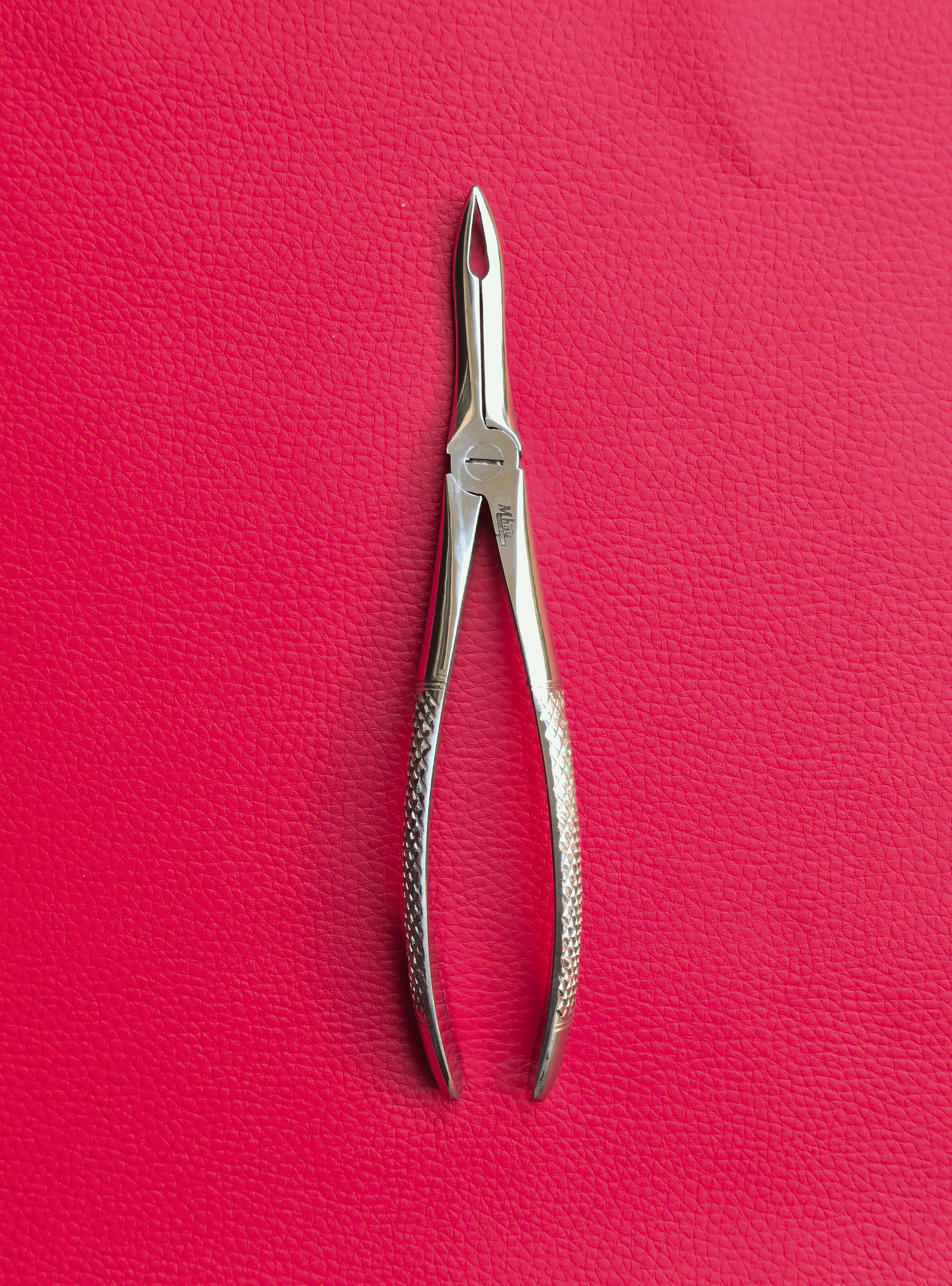 Narrow Jaw Extraction Forceps 7.5"