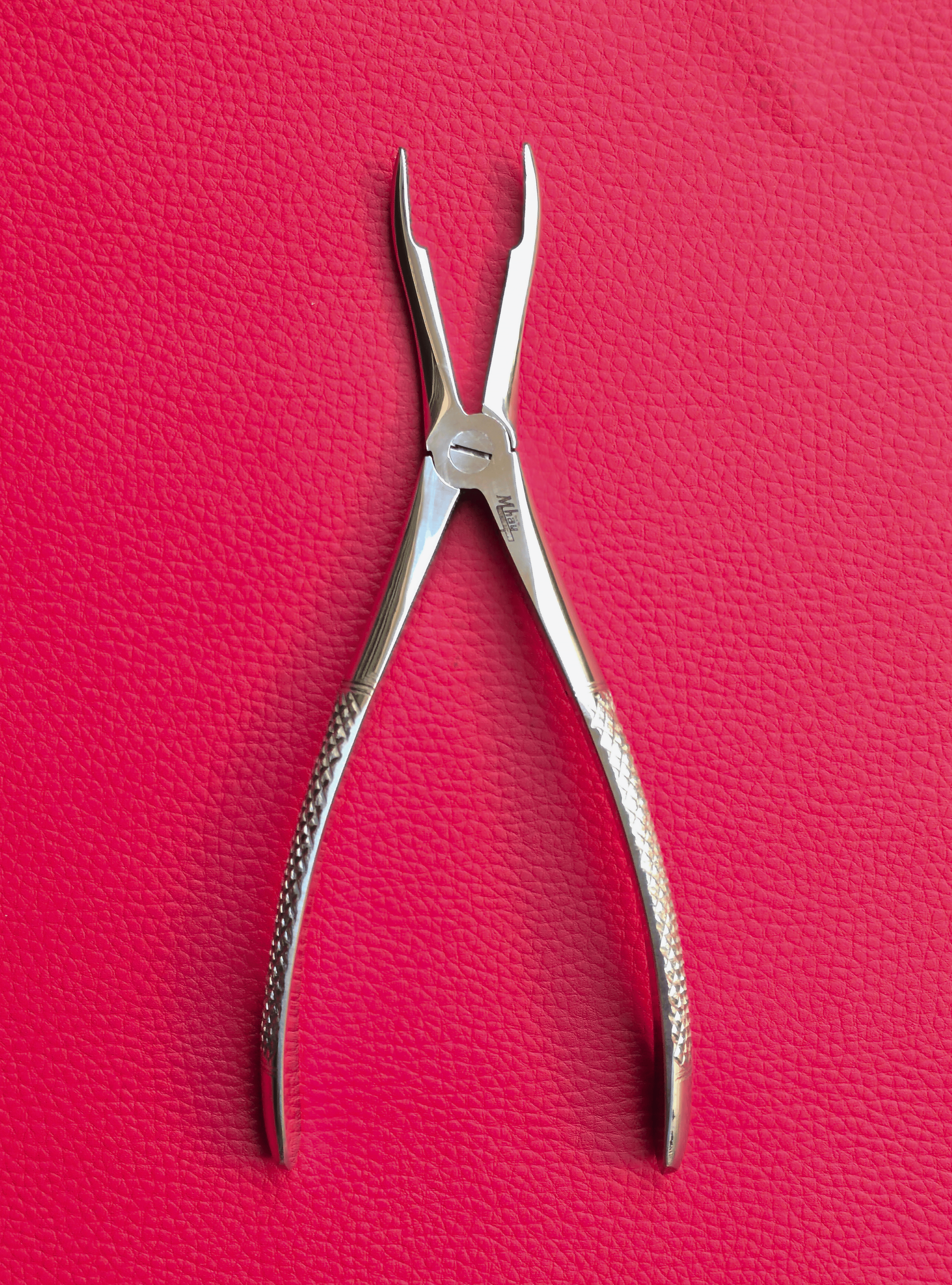 Narrow Jaw Extraction Forceps 7.5"
